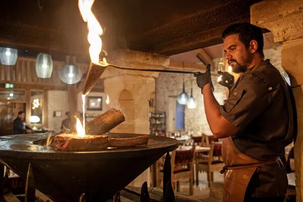 👨‍🍳 Rencontrez les magiciens de La Grange aux Dîmes : Mathilde et Cyril ! ✨